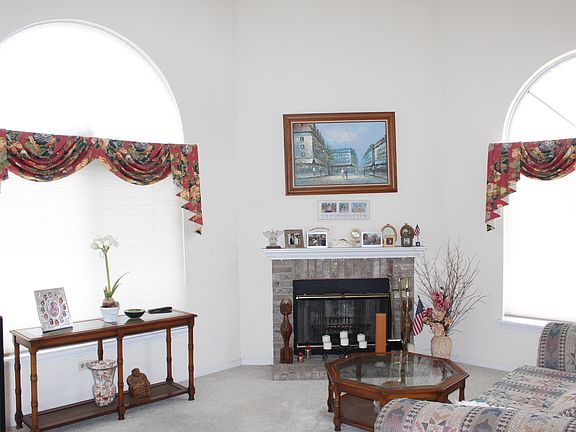 2nd image of 1833 Salem Ct