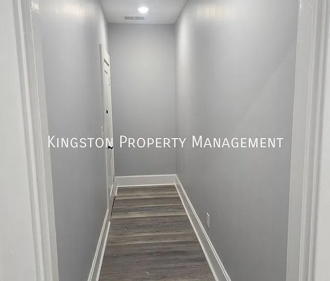 451 E Maxwell St #2 — Photo 7