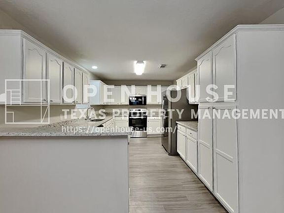 4th image of 2457 Ripplewood Dr