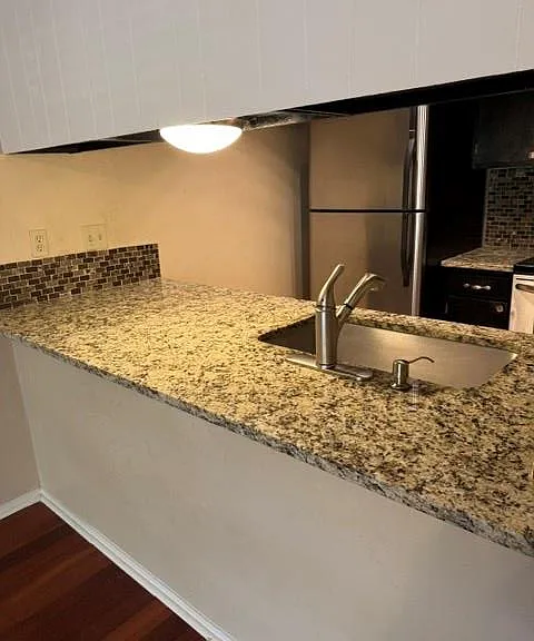 202 E 45th St #304 — Photo 2