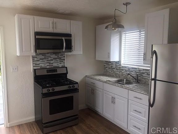 4th image of 146 S Myers St #B