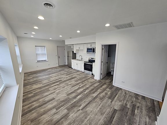 2nd image of 900 S Oak Park Ave #A
