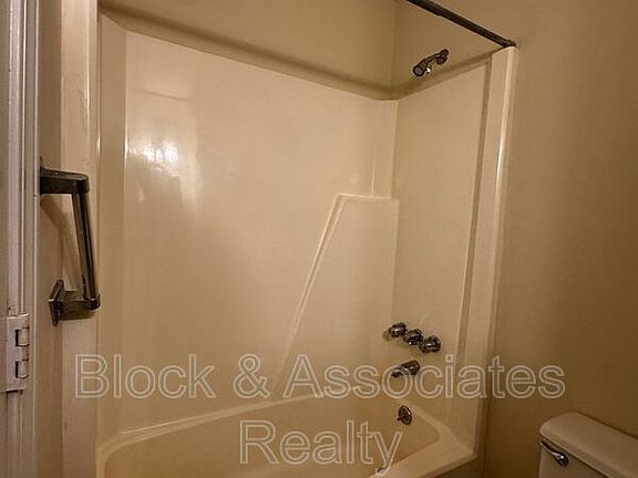 4th image of 1542 Thornsdale Dr #A