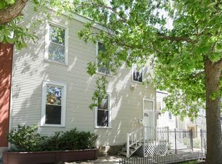 1844 W Henderson St #E03P, Chicago, IL 60657