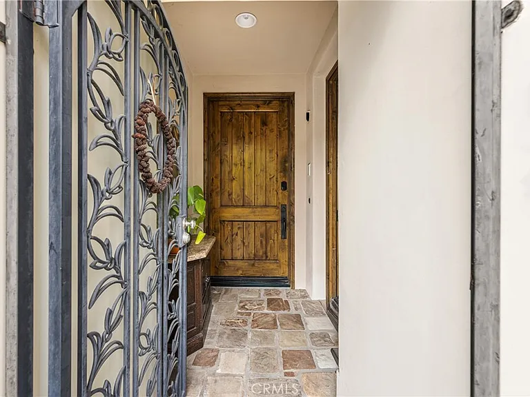 33 Rose Trellis — Photo 8