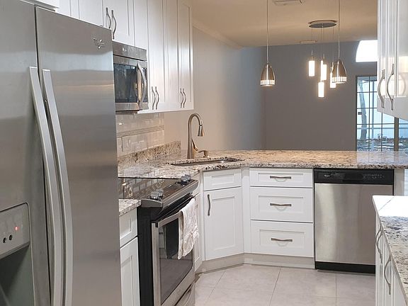 3rd image of 10143 Brookwood Forest Blvd