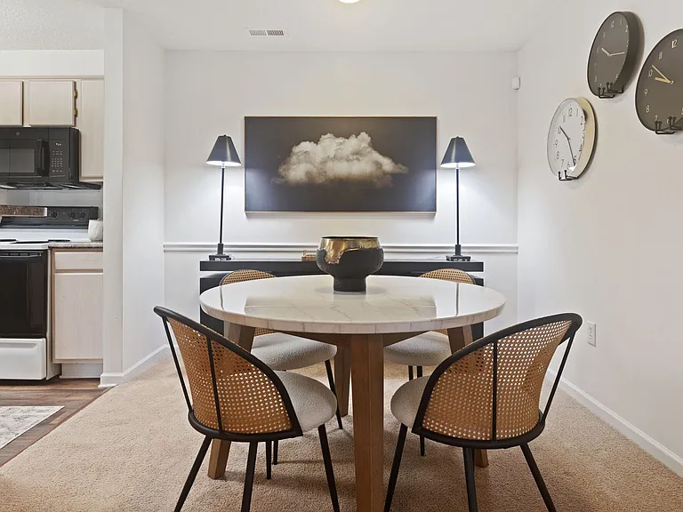 Hollis 7601 — Photo 17