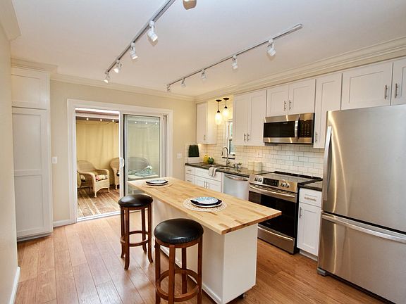 5th image of 8744 Villa La Jolla Dr Unit 38
