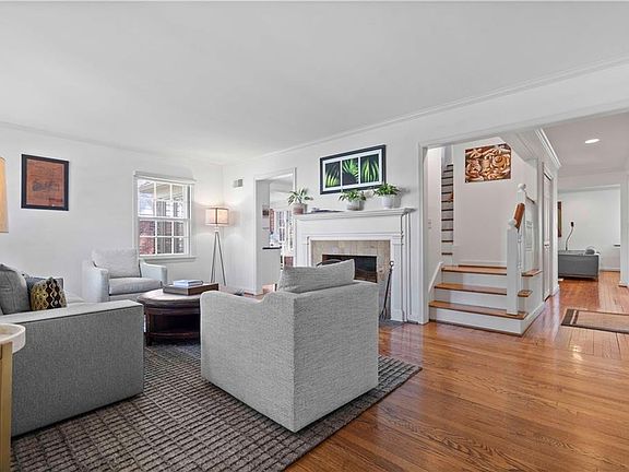 5th image of 2119 W 50th Ter