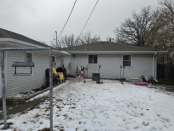 3rd image of 109 N McCabe Ave.