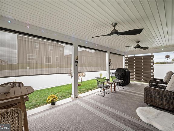 4th image of 109 Grasmere St