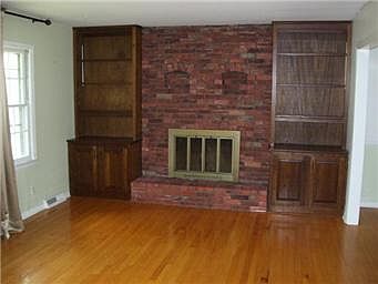 2nd image of 6827 NW Park Plaza Dr