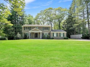125 Village Hill Dr, Dix Hills, NY 11746