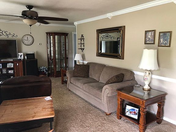 2nd image of 519 Sycamore Dr