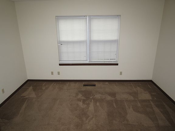 4th image of 3827 Fogle Dr