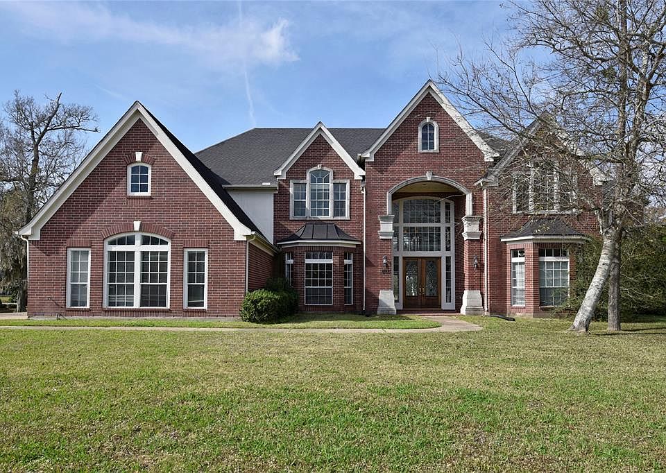 2nd image of 818 Kings Forest Ln