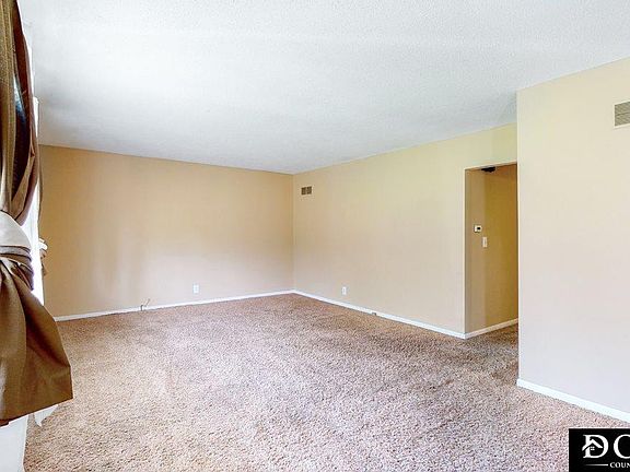 5th image of 420 W 11th St