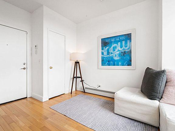 2nd image of 483 Beacon St #Penthouse 4a