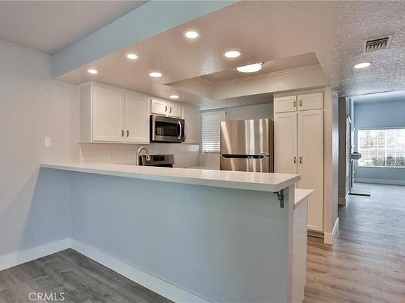 4th image of 613 Lytle St