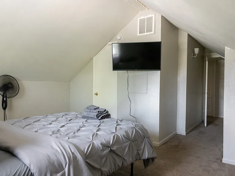 1902 Miller Ave — Photo 57