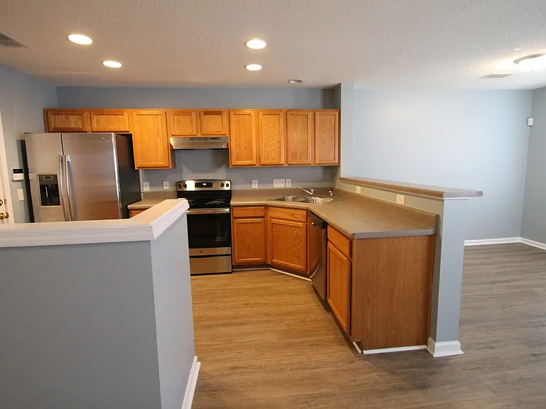 1364 Walnut Hill Dr — Photo 9