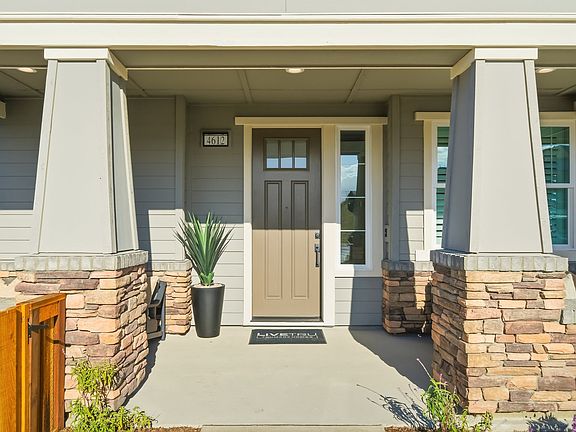 Verdello at Arroyo Crossings in Livermore, CA by Trumark Homes I Residence 1 Model I Exterior Entran