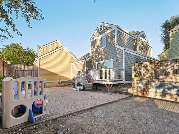 4th image of 975 Kingwood Street
