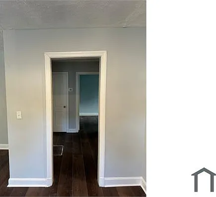2 bed, 1000 sqft, $1,299 — Photo 4