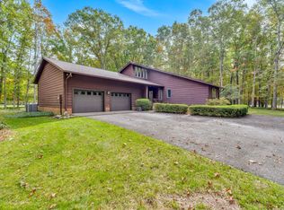 503 Club Cir, Daniels, WV 25832