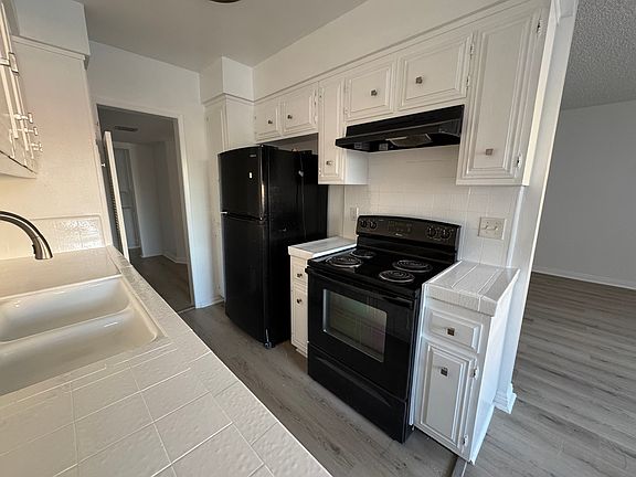 4th image of 12423 Pacific Ave #108