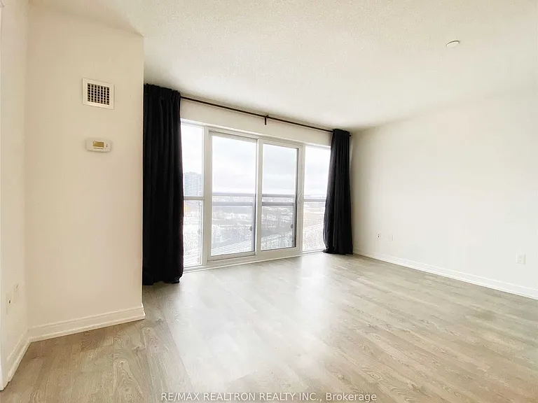 275 Village Green Sq #821 — Photo 11