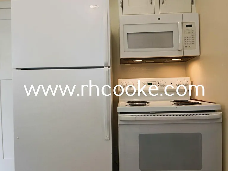 719 W Maxwell Ave — Photo 6