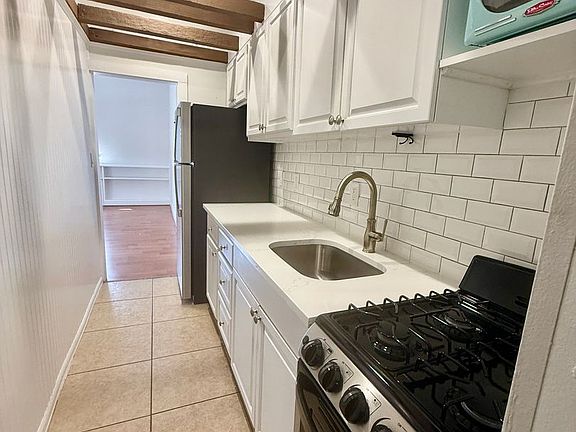 2nd image of 52 N Washington St APT 4