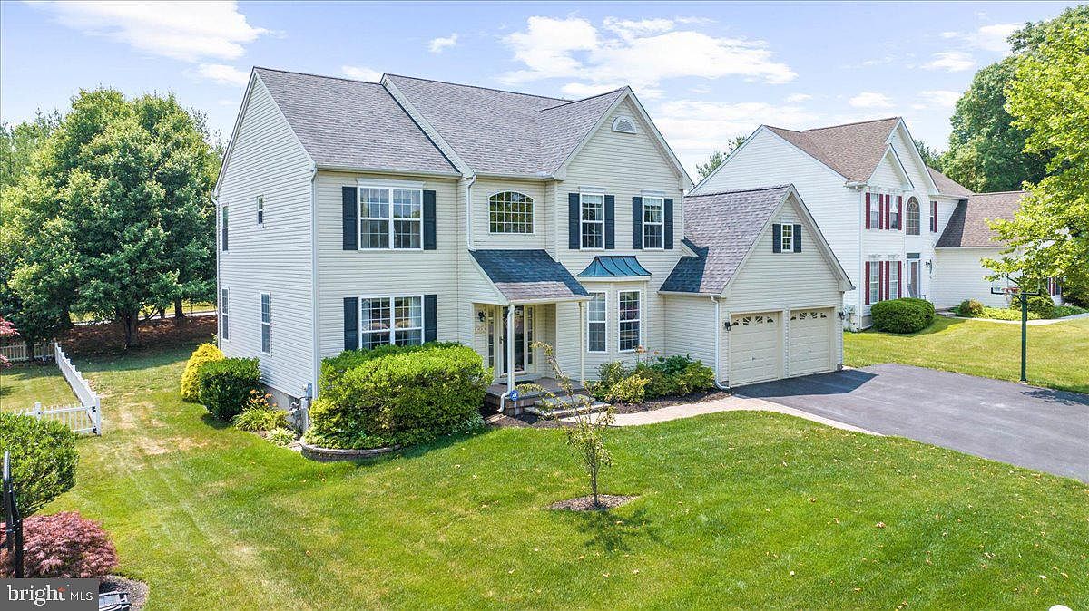 93 Overlook Cir, Valley, PA 19060 Zillow
