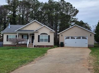 1484 Berkshire Dr, Newton, NC 28658