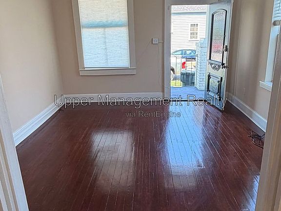 2nd image of 1903 Fern St
