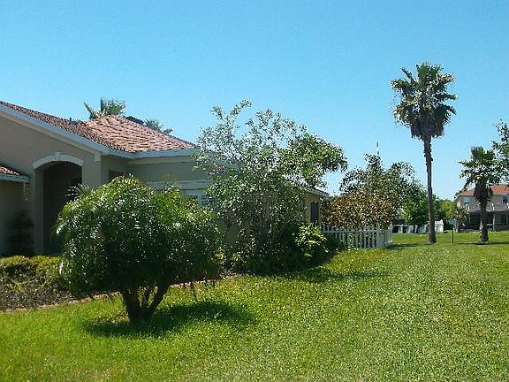 3rd image of 11910 Autumn Creek Dr