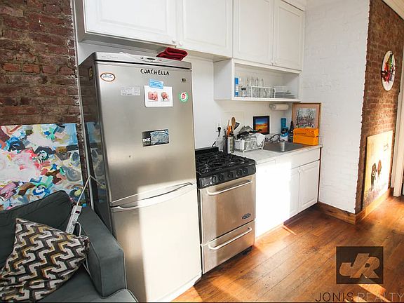 2nd image of 19 Kenmare St APT 5
