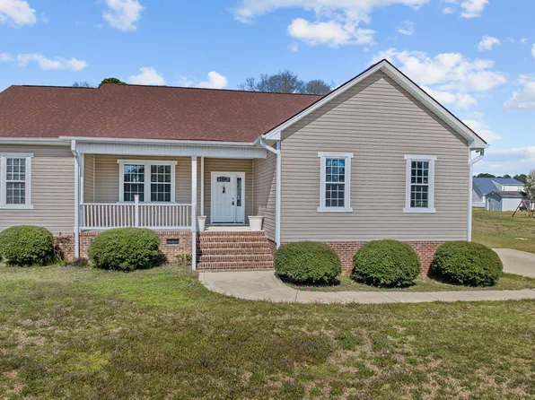 145 Courtney Ln, Dunn, NC 28334