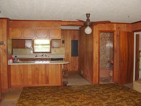 4th image of 900 E John C Stennis Dr
