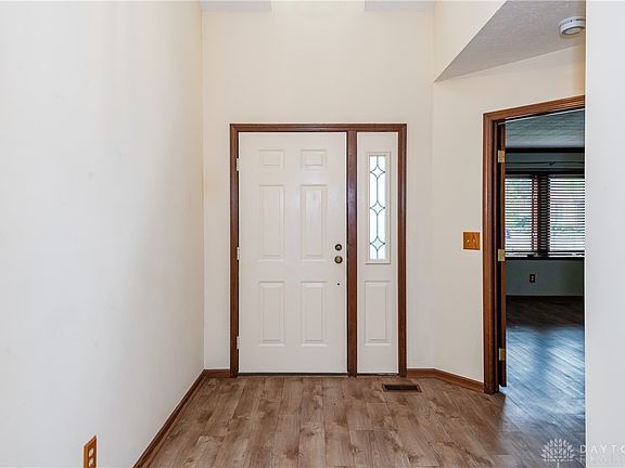 2nd image of 587 Cottingwood Ct