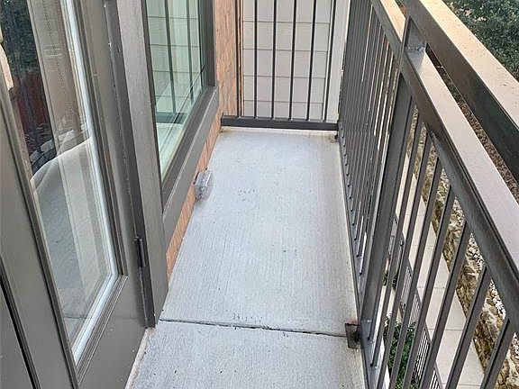 5th image of 5633 Belmont Ave #256