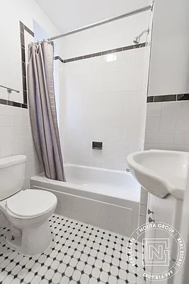 Rented by Nolita Group | media 21