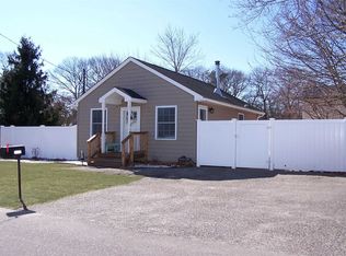 1426 Hiram Ave, Holbrook, NY 11741
