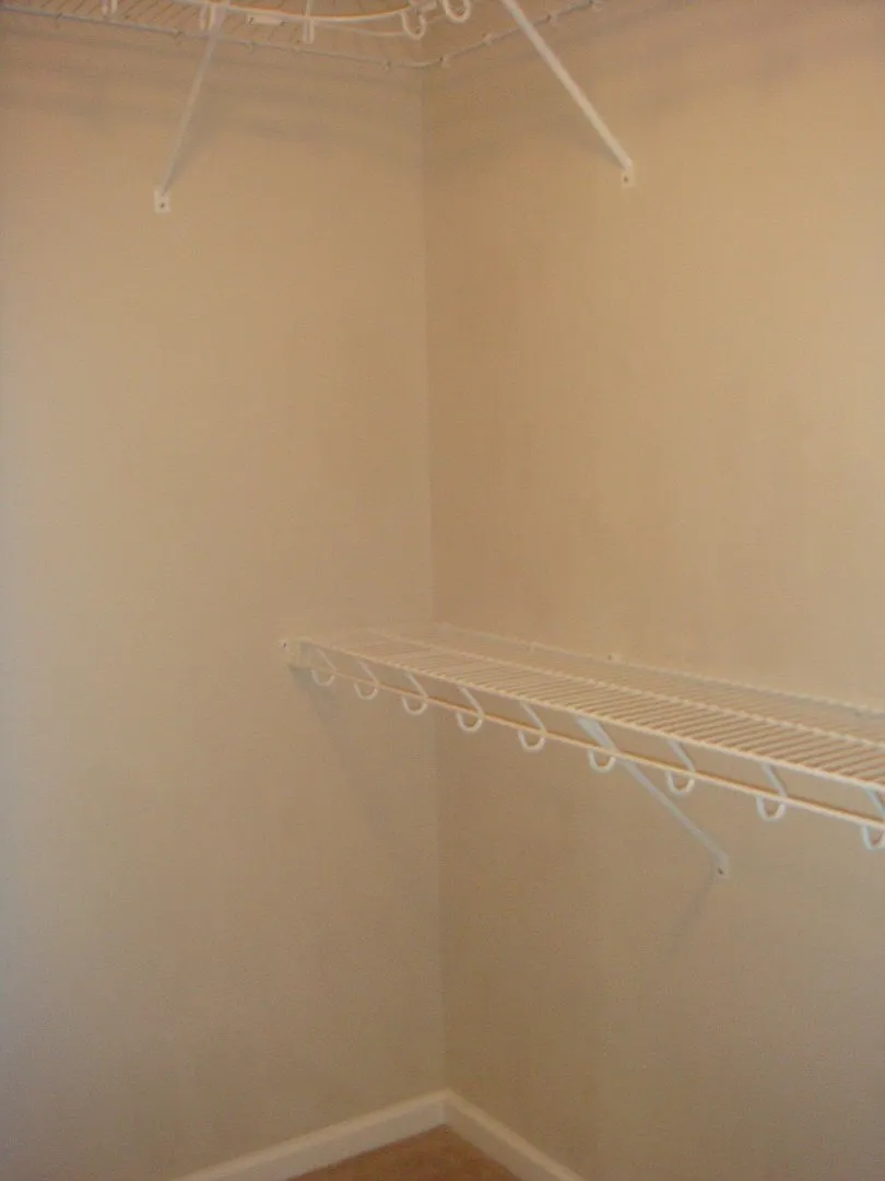 Four Bedroom, Two Bath In Hahira — Photo 4
