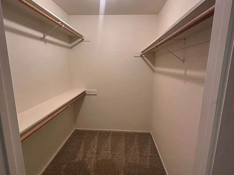 923 Greenfield Ave — Photo 31