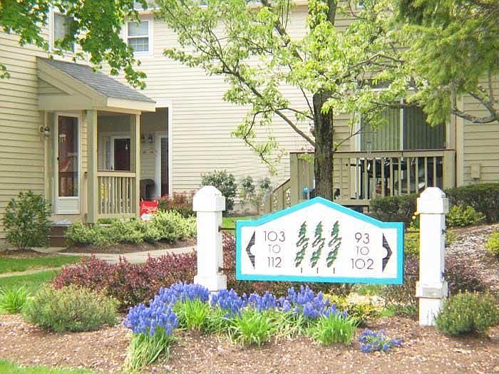 1st image of 109 Bradford Commons Ln