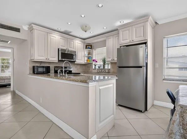 181 COVENTRY H, West Palm Beach, FL 33417