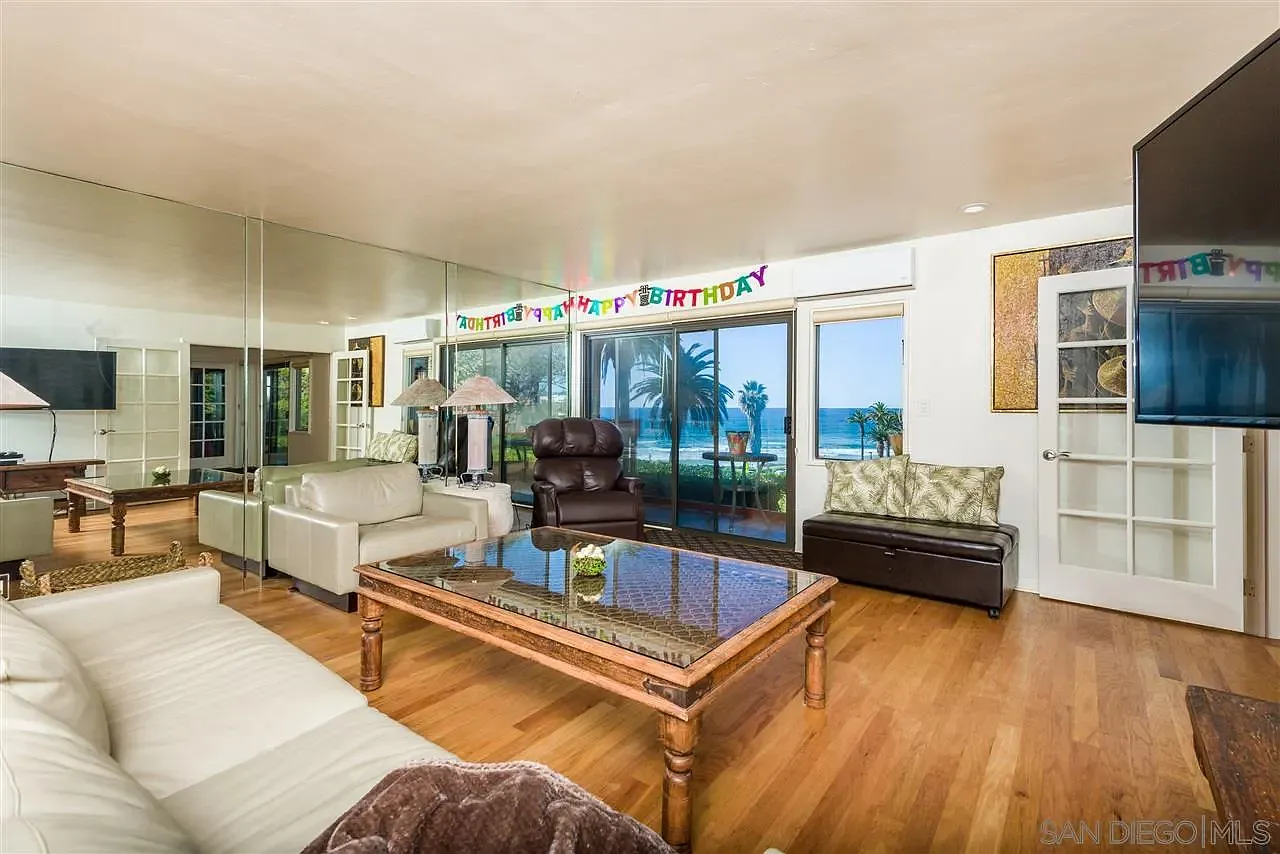 1 bed, 2.0 bath, 900 sqft, $7,900 — Photo 1