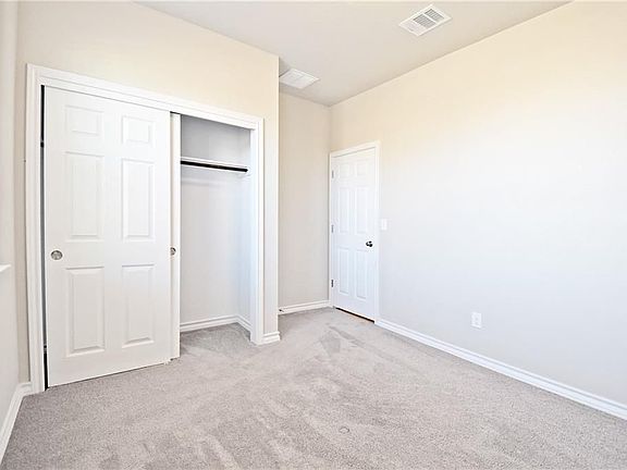5th image of 1220 Natchez Trl